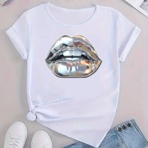 COPY - Cute lips shirt - NWOT !!!🖤🖤🖤🩷🩷🩷